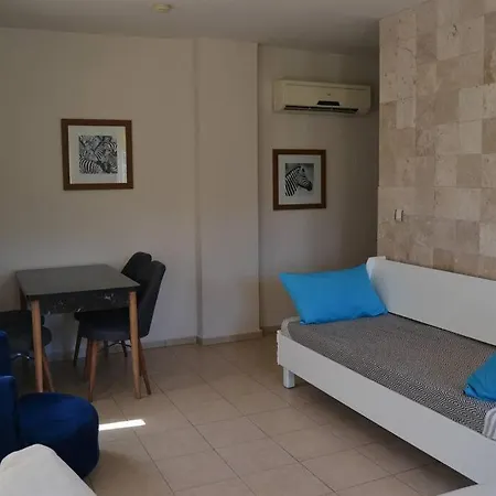 The Unforgettable Wait Apartman Side